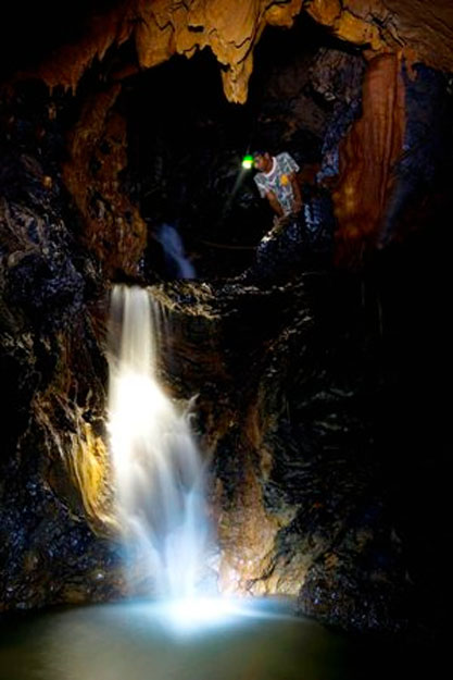 ถ้ำหงส์ น้ำตกใต้พิภพมหัศจรรย์ถ้ำสวย เมืองนครศรีธรรมราช